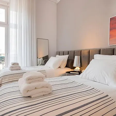 Luxurious In The Center Of * Лісабон