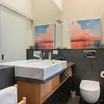 Luxurious In The Center Of Διαμέρισμα *