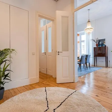 Luxurious In The Center Of * 리스본