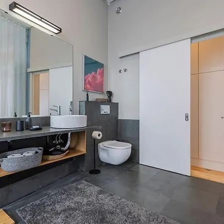 Luxurious In The Center Of *