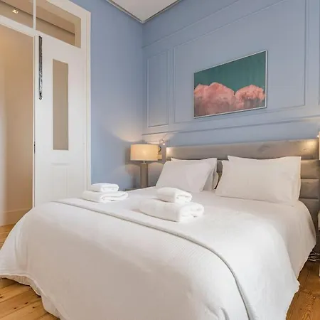 Luxurious In The Center Of Apartment *